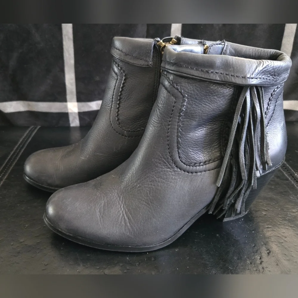 Sam Edelman step out